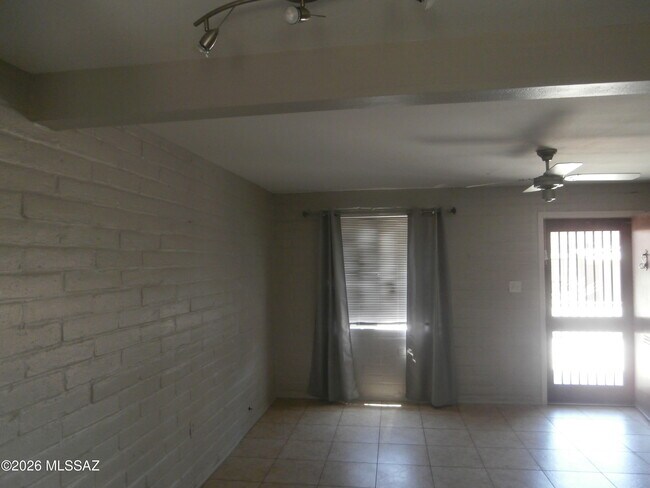 Building Photo - 478 S Paseo Cerro