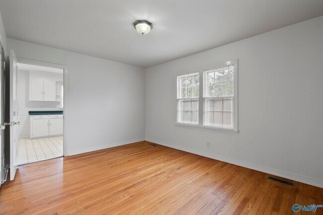 Building Photo - 2305 Andrew Jackson Way NE