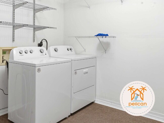 Building Photo - "Charming 3-Bedroom Retreat on Deedra Avenue - Spacious Living at 1325 Sq Ft in Pensacola!"
