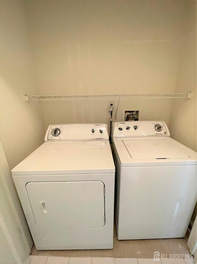 Building Photo - 1118 Giordano Ave