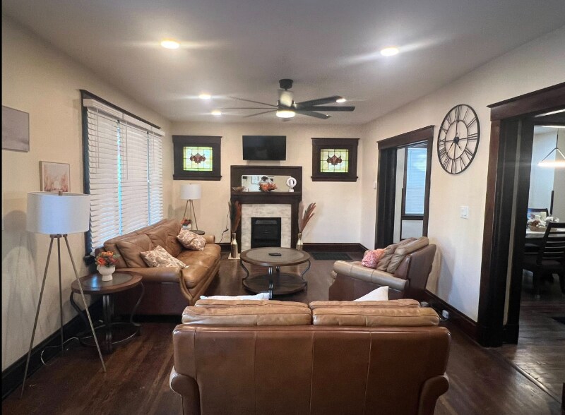 Building Photo - 2121 Burnet Ave