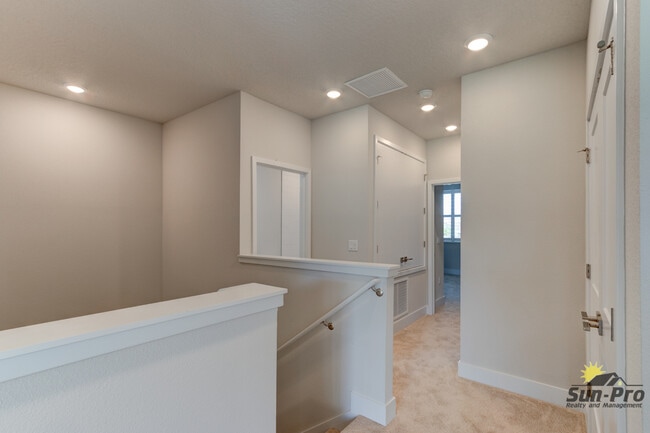 Building Photo - 3046 Isles Wy