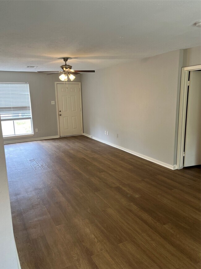Building Photo - 5142 Madden Ln