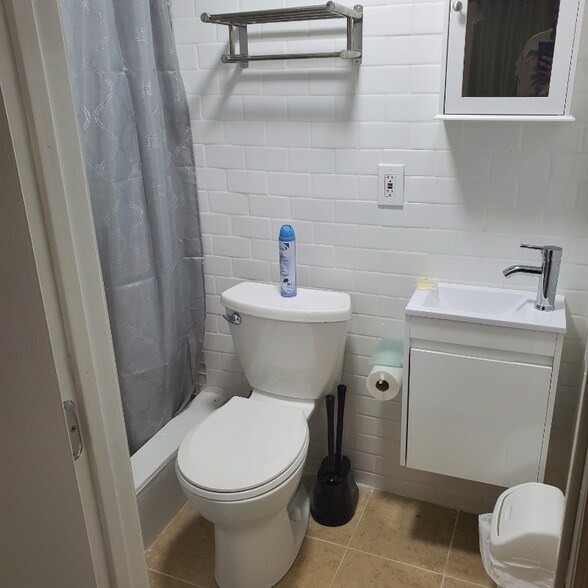 Building Photo - 3180 Fish Ave