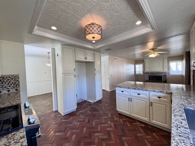 Building Photo - Spacious 5 Bedroom Home in Menifee Lakes with a 3 Car Garage for Lease!