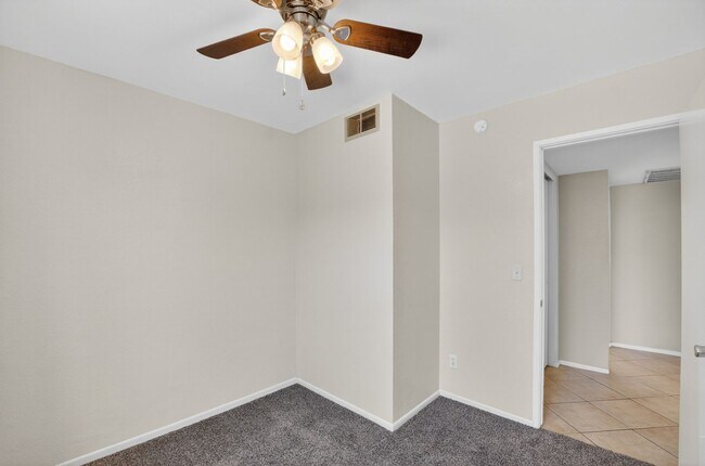 Building Photo - Modern Updated Tempe Townhome Near ASU & Downtown with Resort-Style Amenities
