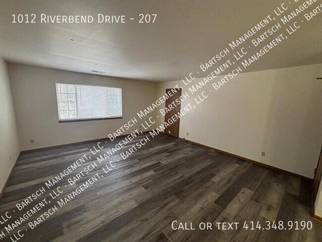 Building Photo - 1012 Riverbend Dr