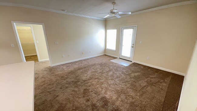 Building Photo - Come see this 2 bedroom, 2 bath, first-flo...