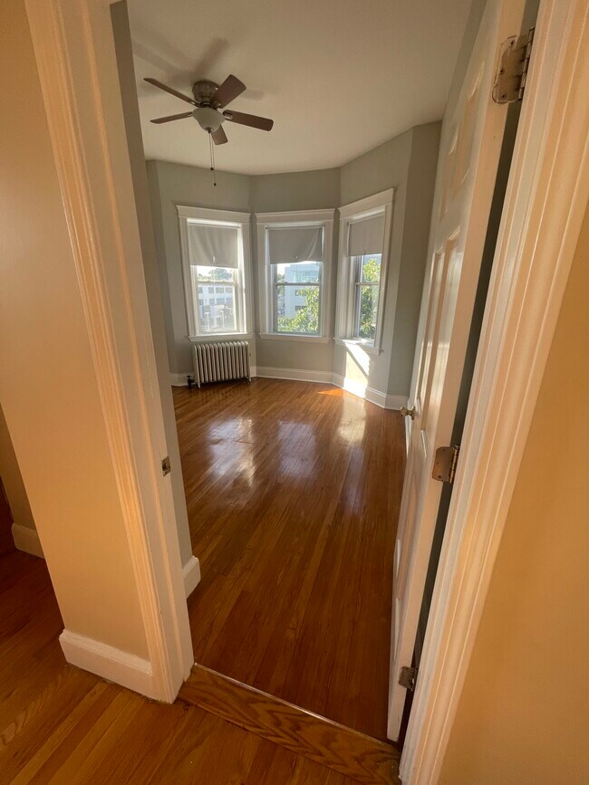 Building Photo - 1185 Commonwealth Ave