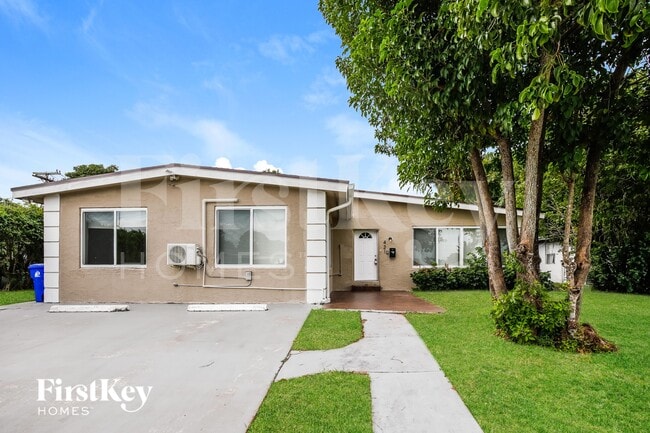 Building Photo - 421 SW 29th Ave