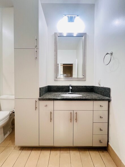 Building Photo - 3810 Wilshire Blvd