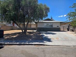 Building Photo - A Fabulous 4 Bedroom Single Story Home in East Las Vegas