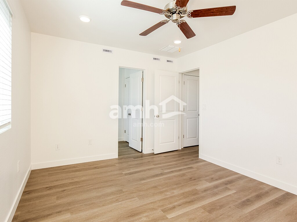 Building Photo - 20177 W Thomas Rd