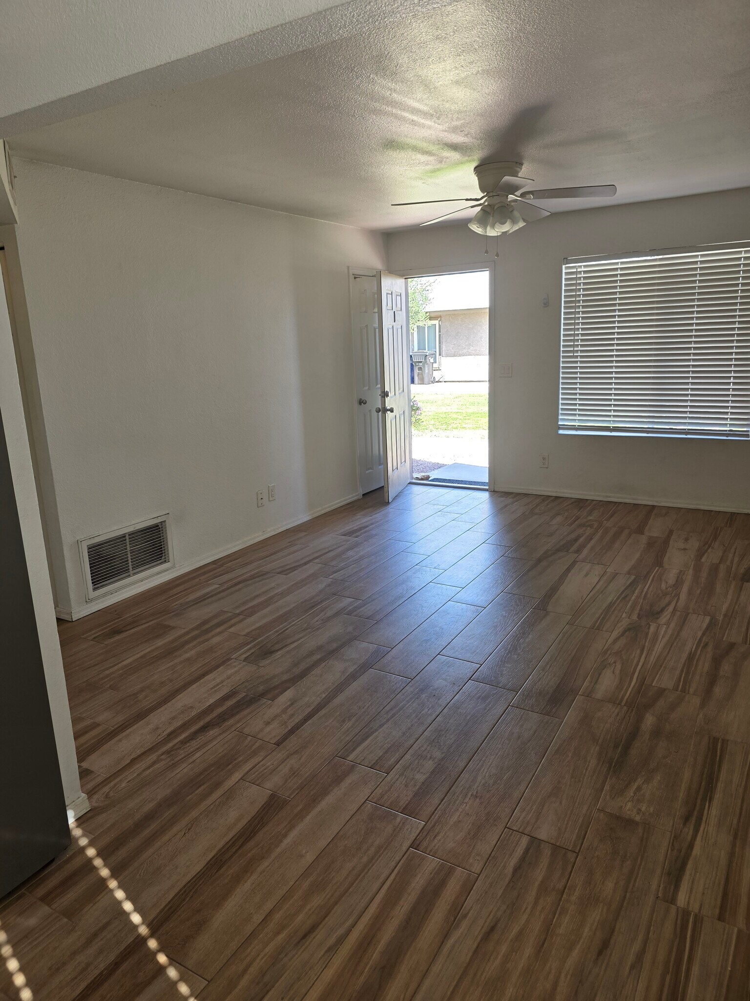 Building Photo - 1314 W 3rd St