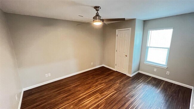 Building Photo - 141 Sendero Blvd