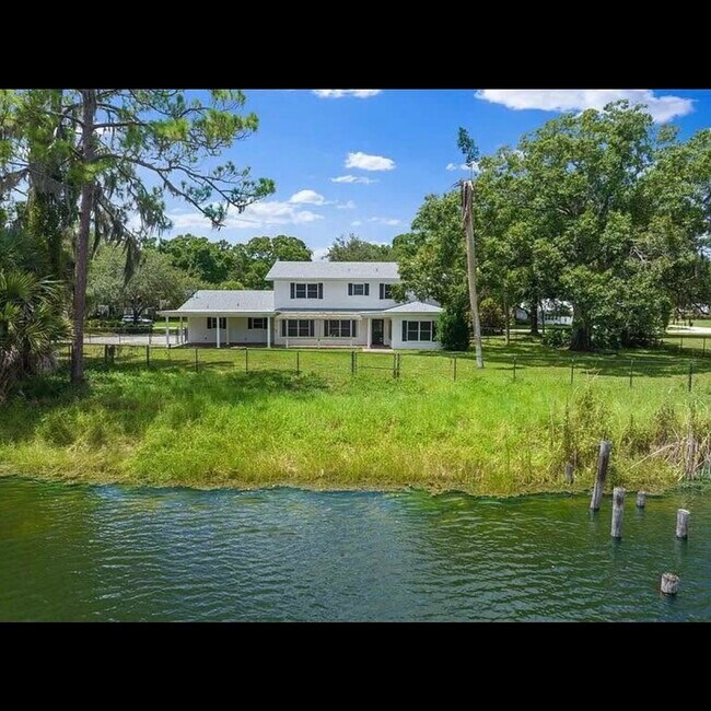 Building Photo - 960 48th Ave