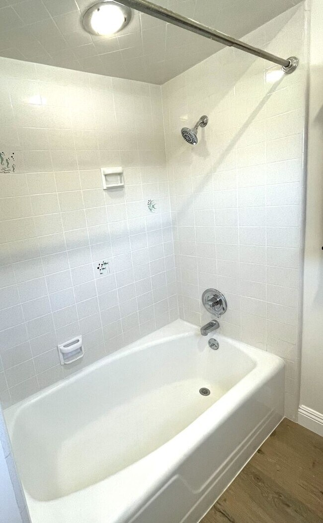 Building Photo - Charming updated 3-bedroom home with a/c near Victor Park