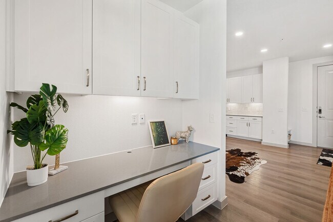 Building Photo - 1301 Leah Ave