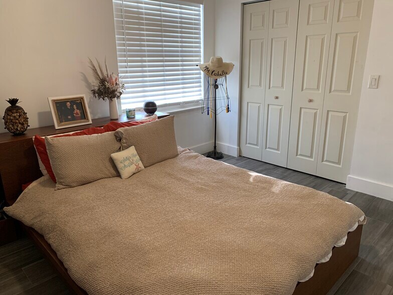 Building Photo - 223 SW 120th Ave