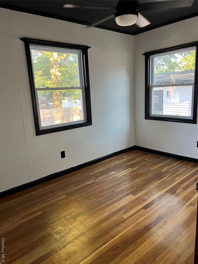 Building Photo - 1553 Potter Blvd