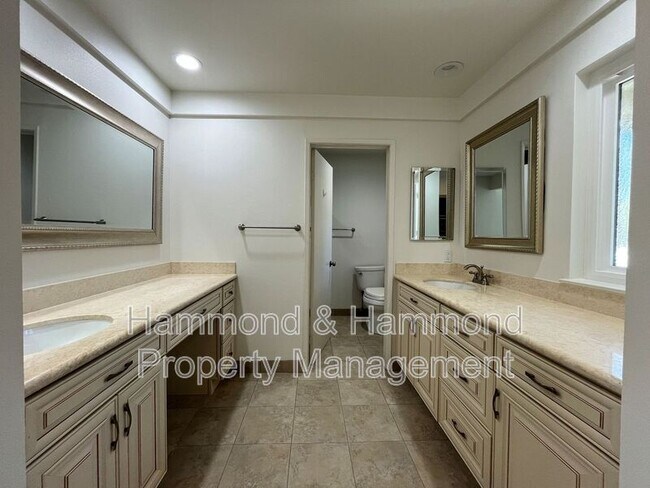Building Photo - 3804 Mainsail Cir