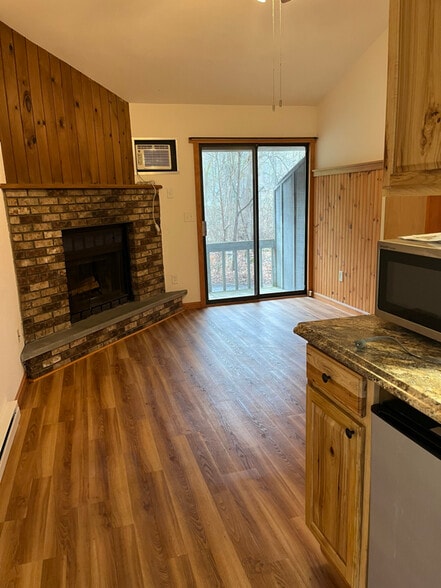 Building Photo - 246 Cottage Ln