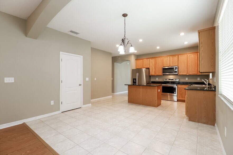 Building Photo - 75 Fairmont Dr