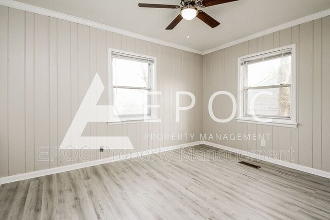 Building Photo - 817 N Gary Ave