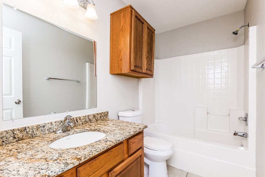 Building Photo - 2500 Ensenada Ln