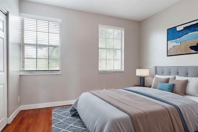 Building Photo - 16721 Hemingway Dr