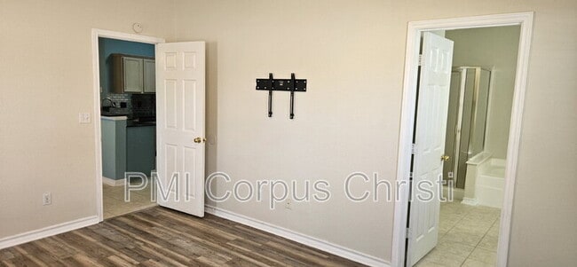 Building Photo - 7806 Jim Wells Dr