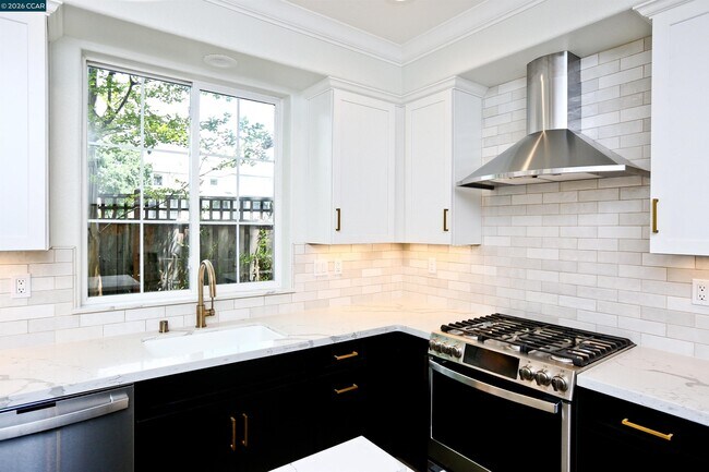 Building Photo - 1079 River Rock Lane