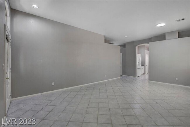 Building Photo - 1465 Verde Triandos Dr