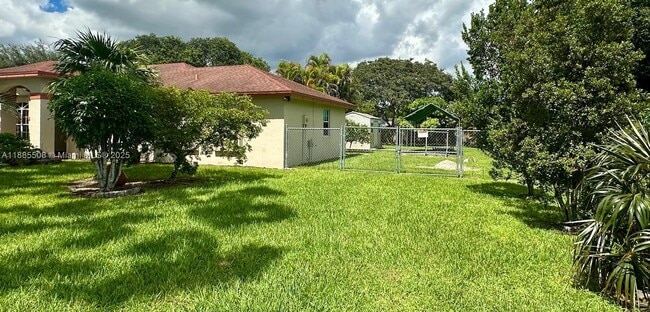 Building Photo - 1771 NW 17th St