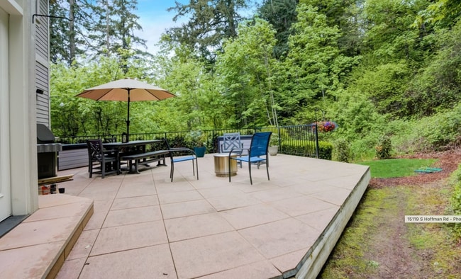 Building Photo - 4 bed/4bath, 5000sqft, adult home? Sober living? Barton Park!