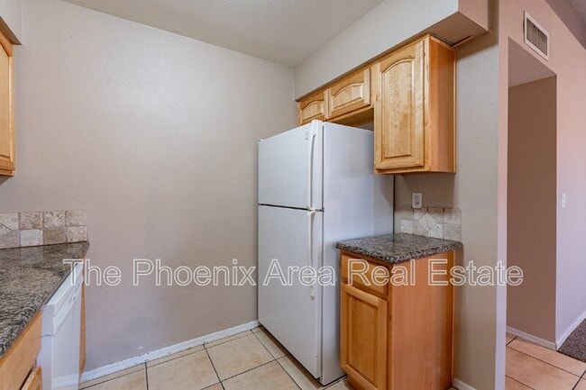 Building Photo - 3206 E Calypso Ave