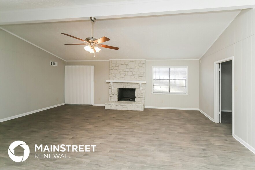 Building Photo - 6300 Scarletcrest Ln