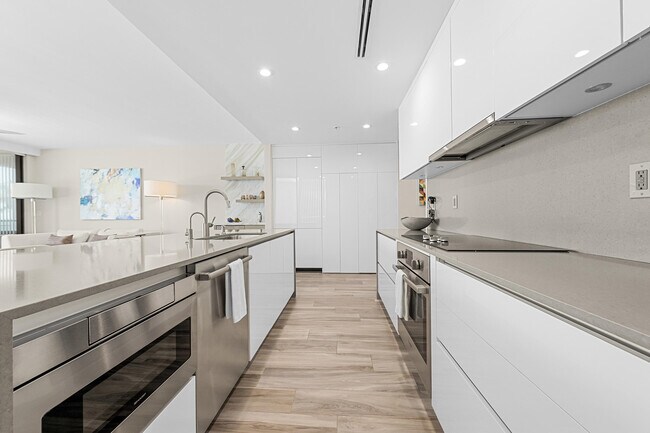 Building Photo - 106 Inlet Way