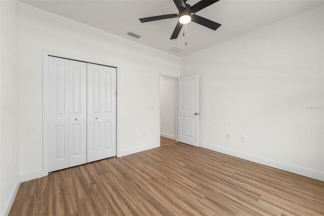 Building Photo - 6735 SW 10th Ln