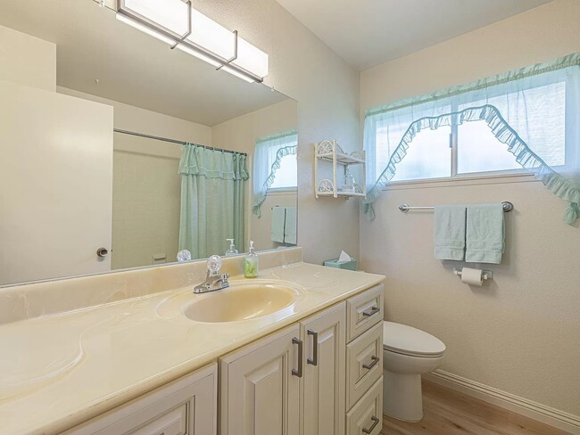 Bathroom - 43939 Galion Ave