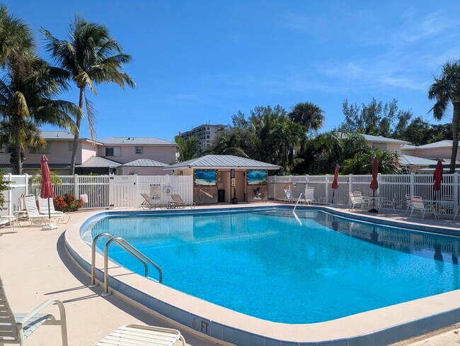 Building Photo - 1772 Gulfstream Ave