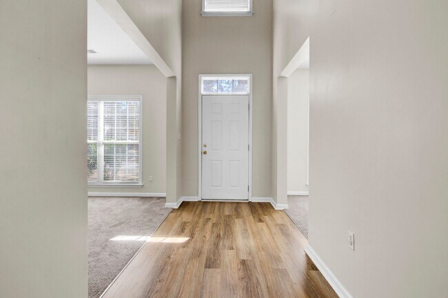 Building Photo - Spacious 5-Bedroom Rental with Dual Master...