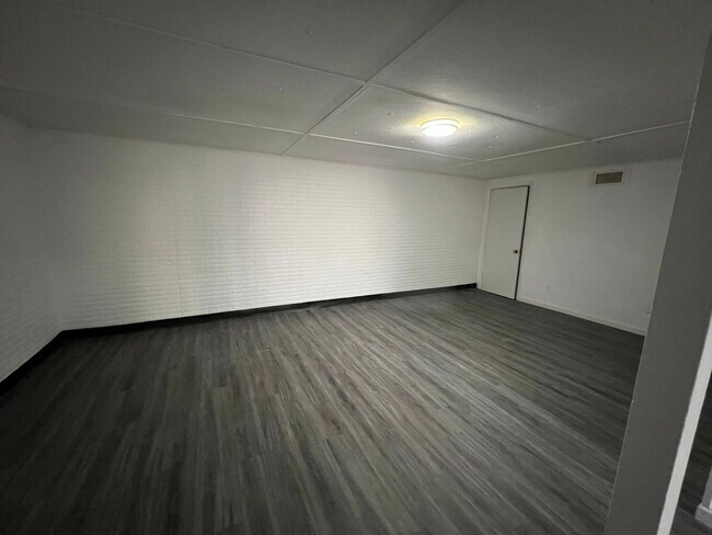 Building Photo - 10 Brig Dean Rd