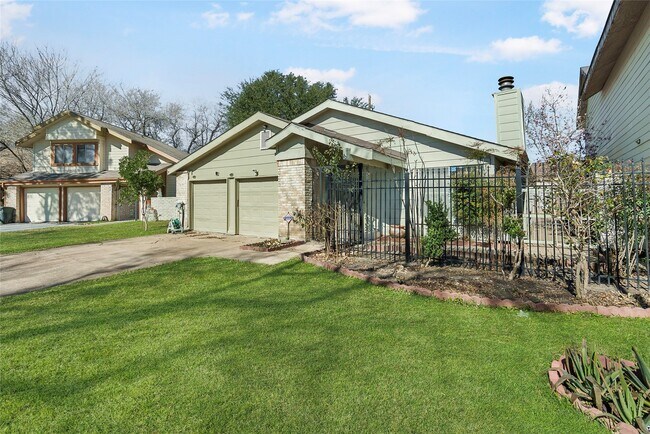 Building Photo - 13622 Sunswept Way
