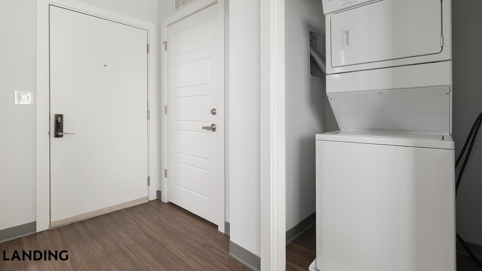 Building Photo - 302 13th St S