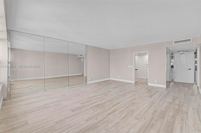 Building Photo - 3700 Galt Ocean Dr