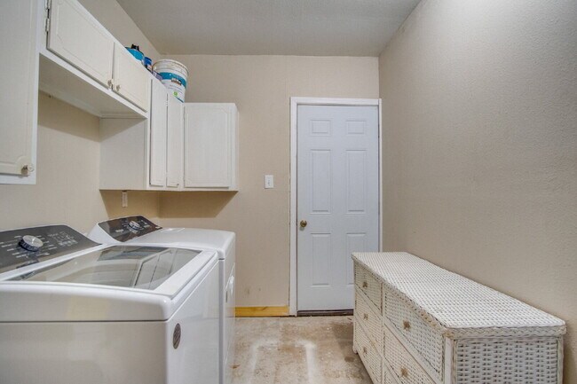 Building Photo - Updated Southwest Pensacola 3BR Home Near NAS Pensacola with Garage & Fenced Backyard