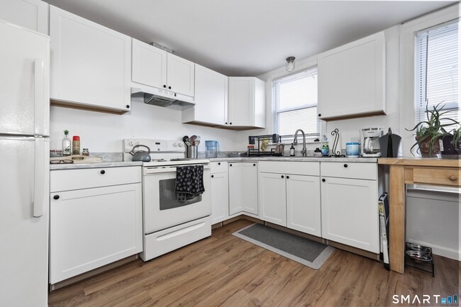 Building Photo - 74 Mitchell St