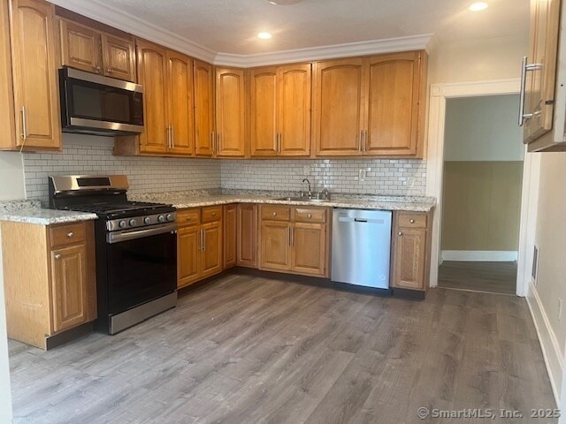 Building Photo - 32 Hazelwood Ave