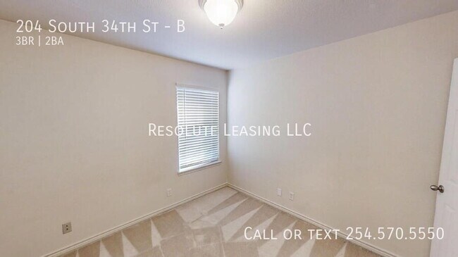 Building Photo - 204 S 34th St